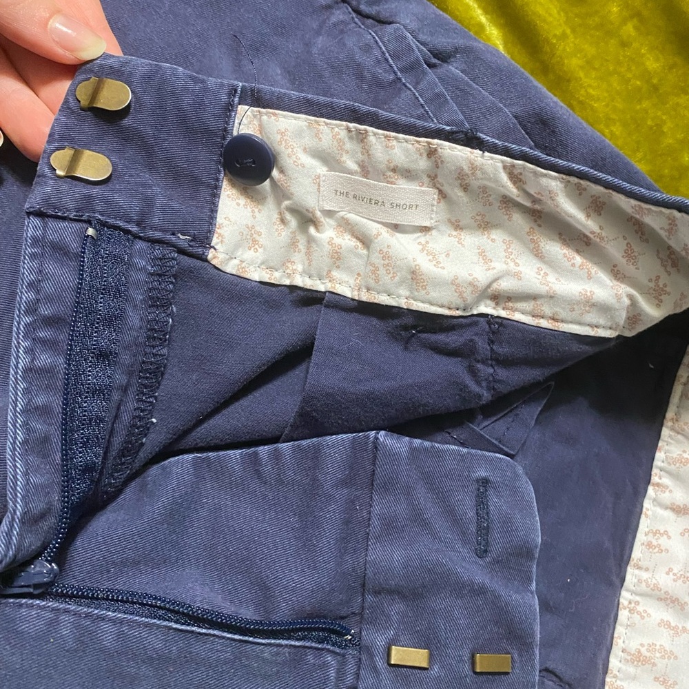 EUC LOFT - loafer shorts — navy blue - size 8 - Picture 4 of 6
